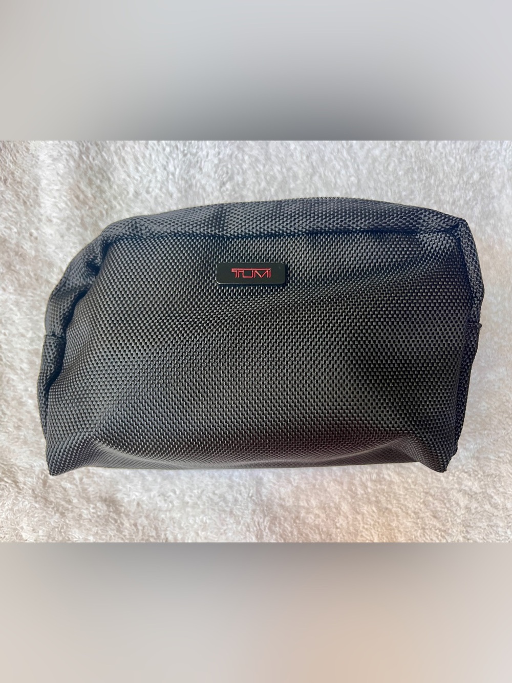 Tumi Black Texture Nylon Men's Toiletry Kit exclusive 1st class passenger Delta
